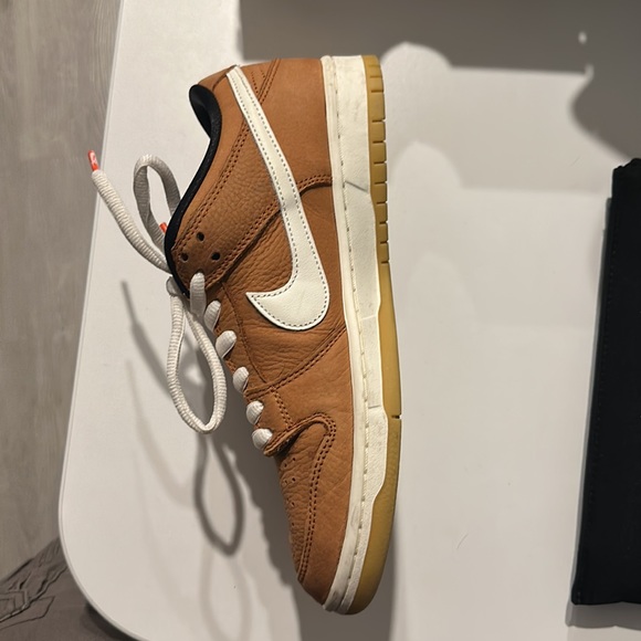 Nike SB Dunk Low 9 Mens/ 10.5 Womens - Picture 3 of 4